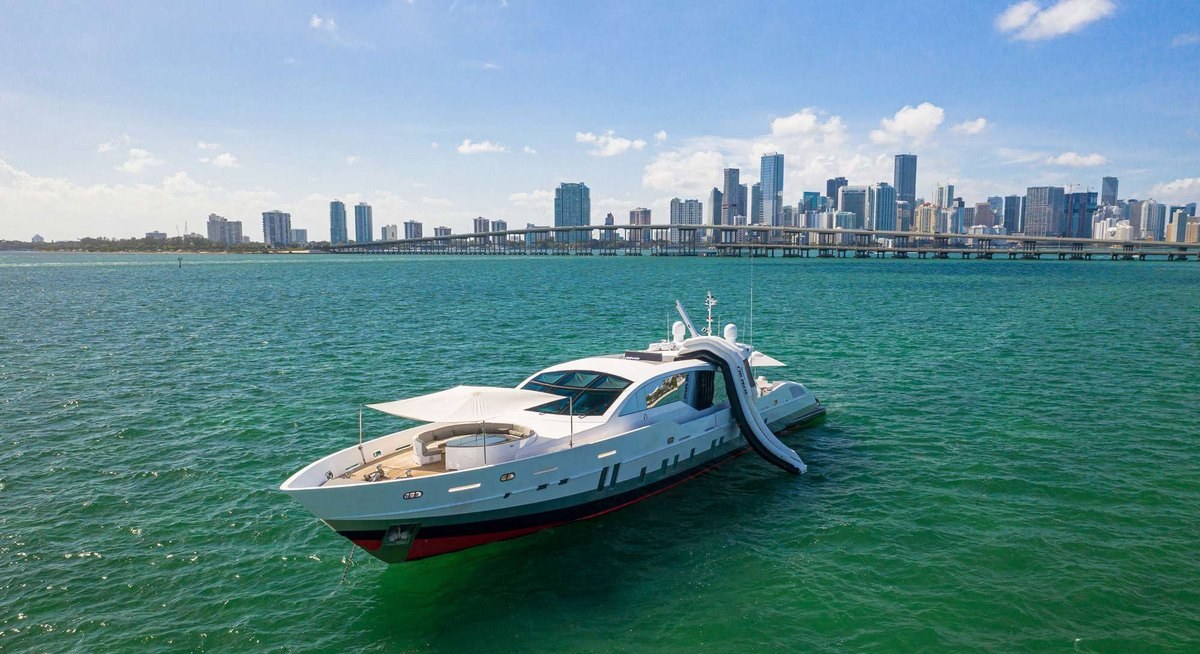 DOUBLE SHOT yacht charter 5