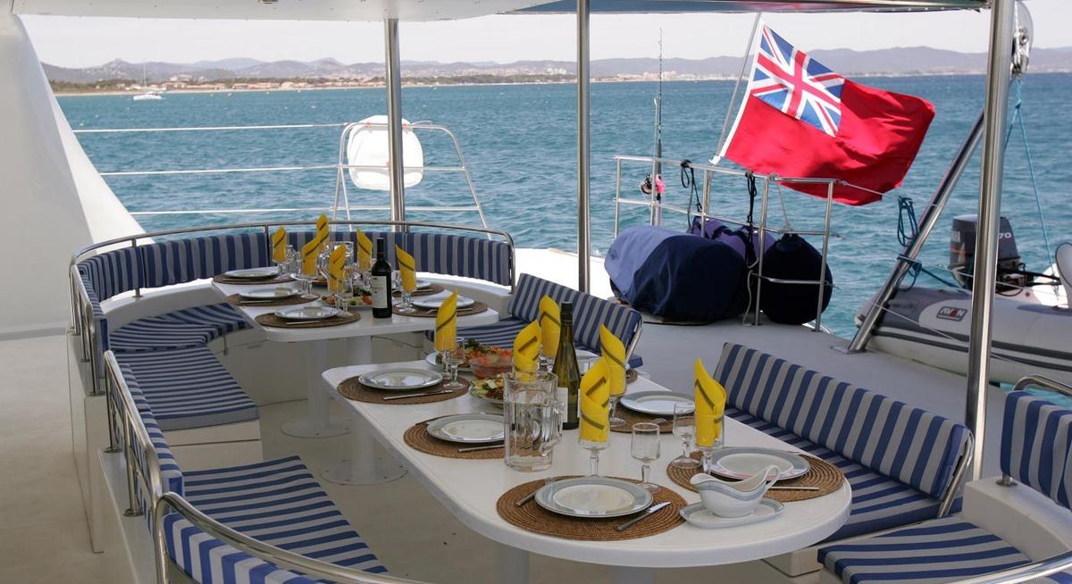 DREAM MALDIVES yacht charter 2
