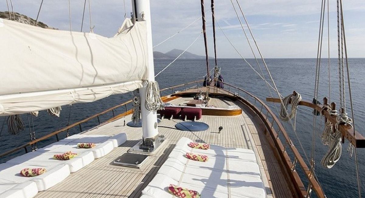 DREAMLAND yacht charter 2