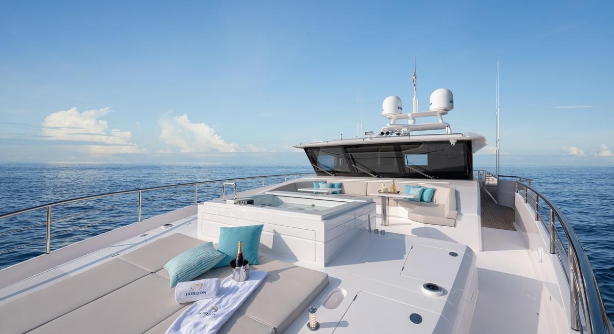 DREAMS IV yacht charter 2