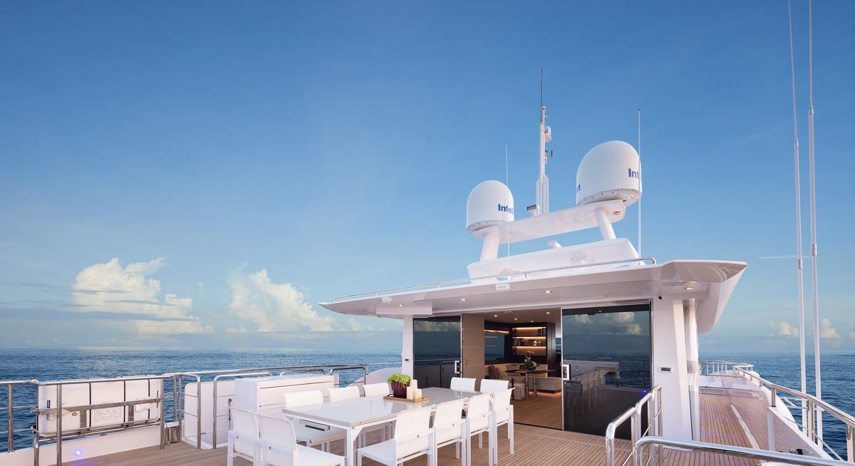 DREAMS IV yacht charter 3