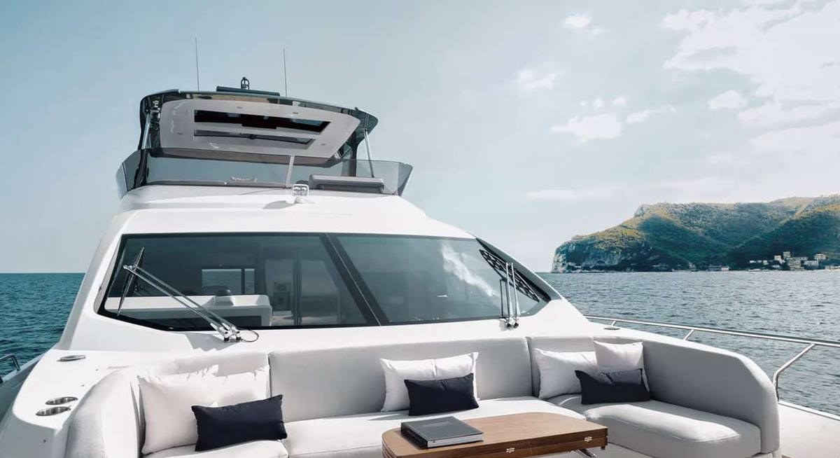 DT78 yacht charter 4