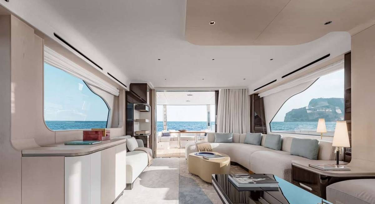 DT78 yacht charter 2