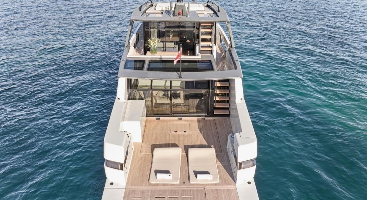 DUCHESS yacht charter 5