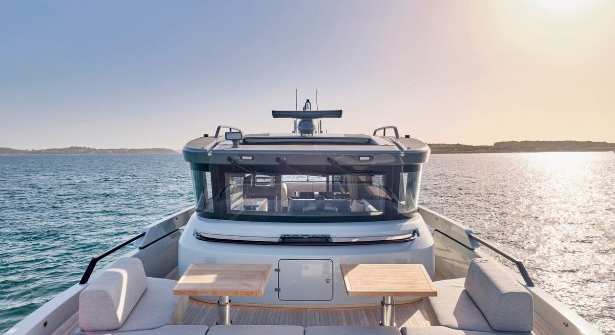 DUCHESS yacht charter 2