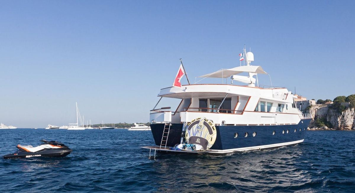 DUNE yacht charter 3