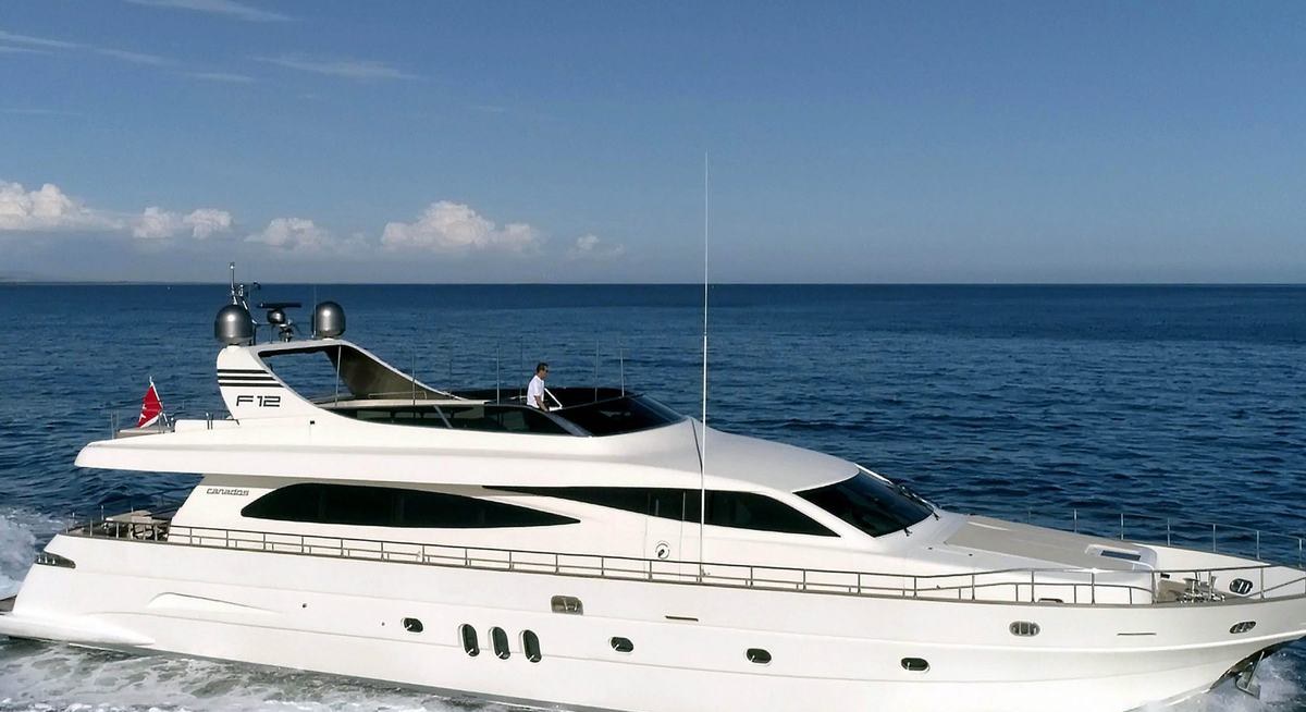 EFFE yacht charter 1