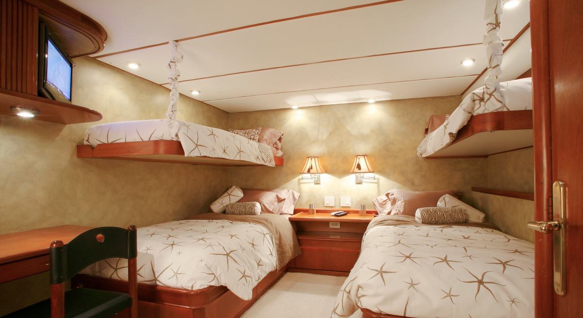 EL JEFE yacht charter 1