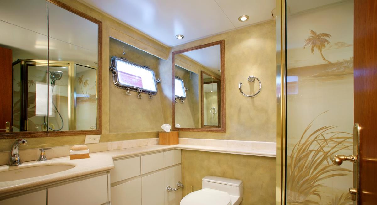 EL JEFE yacht charter 3