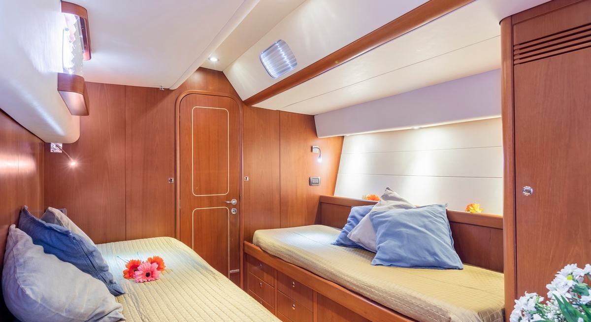 ELISE WHISPER yacht charter 5