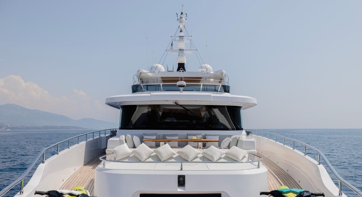 ELZA yacht charter 2