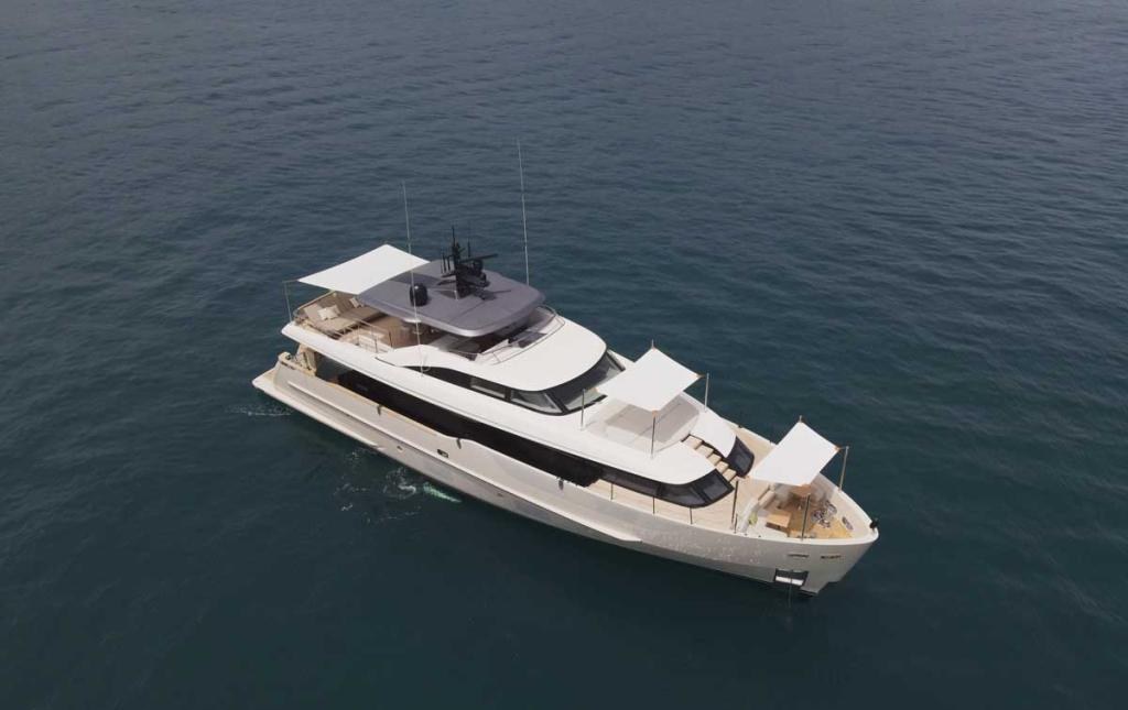 EM3 yacht charter 1