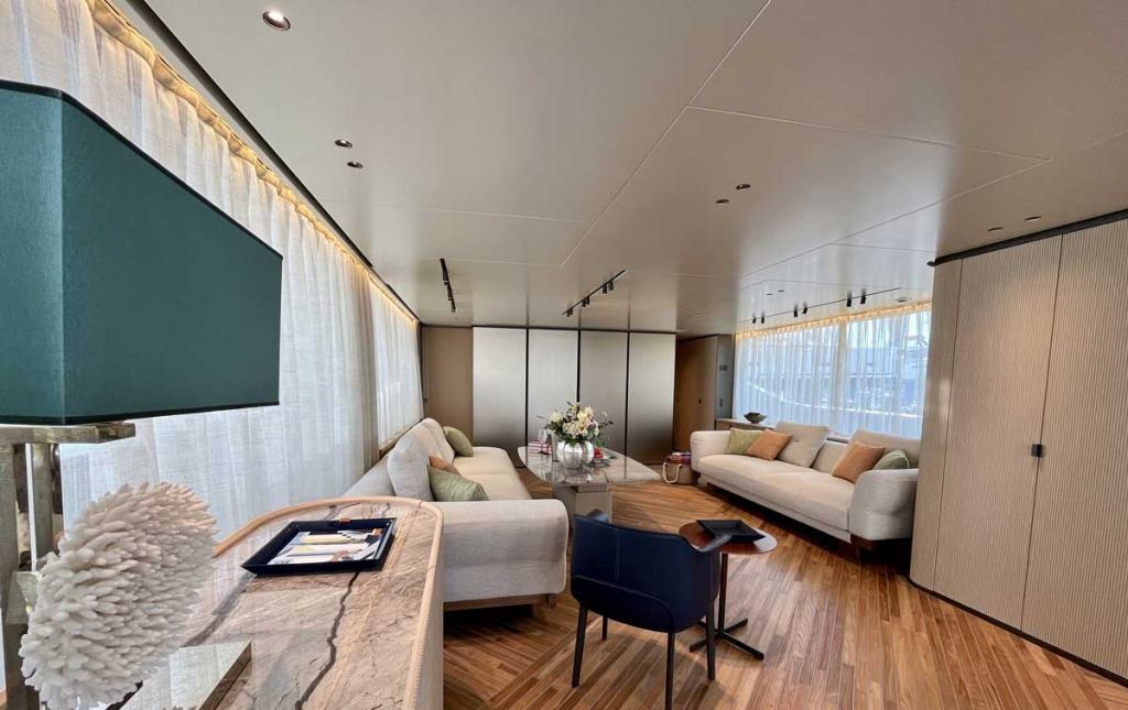 EM3 yacht charter 3