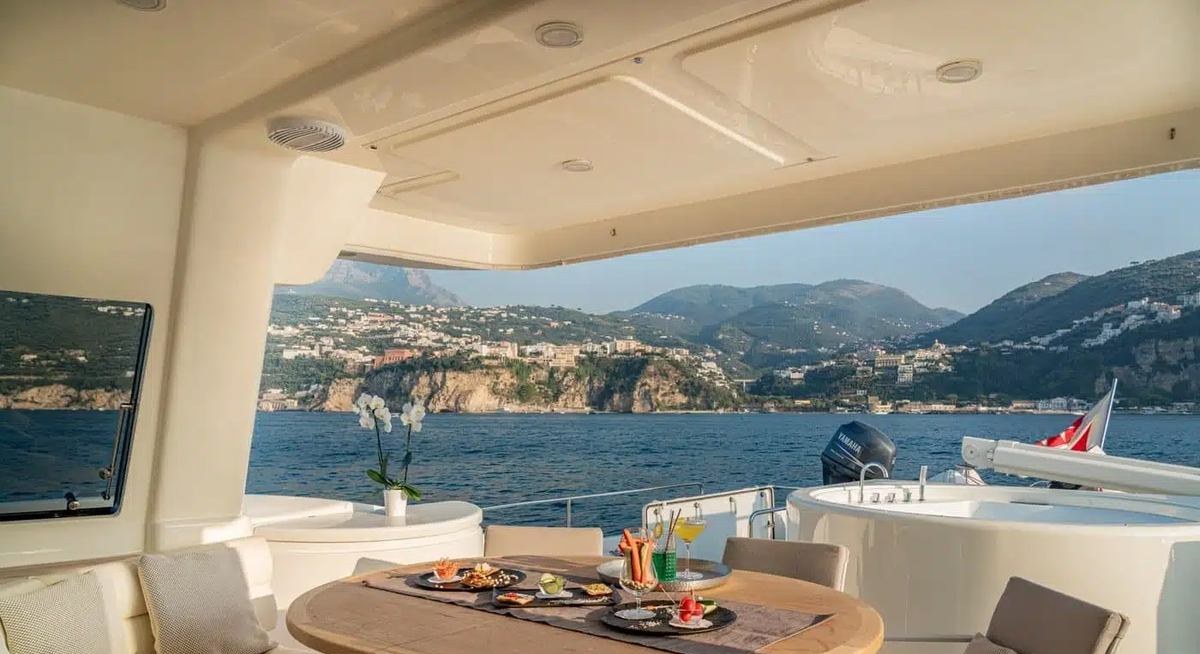 EOLIA yacht charter 2