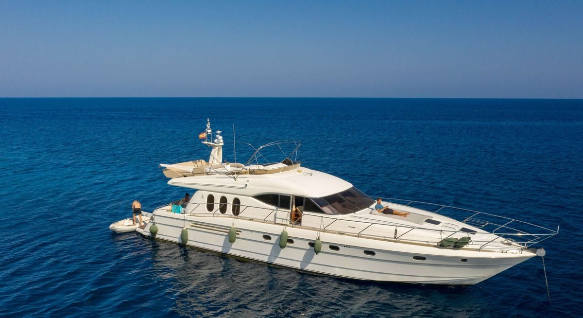 ESPERANZA yacht charter 1