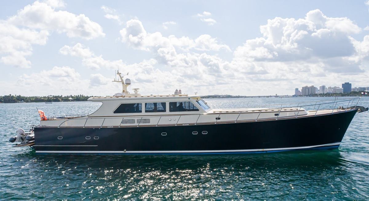 ESSENCE OF CAYMAN YACHT CHARTER yacht charter