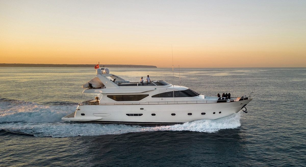 ESSOESS yacht charter 1