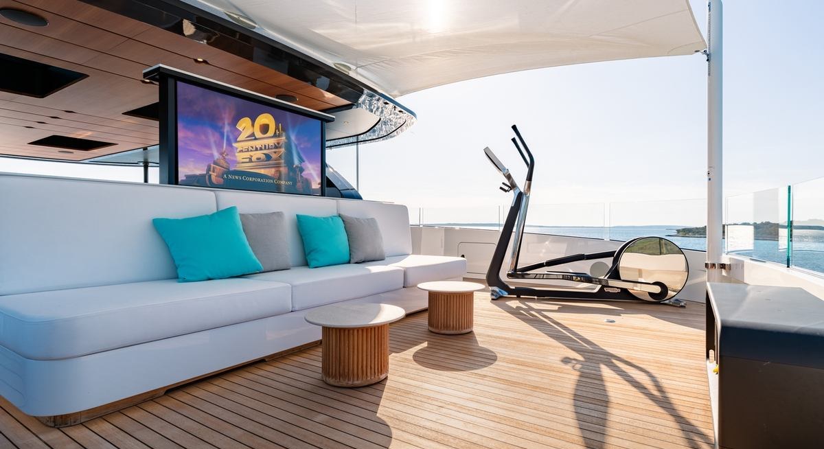 EVA4EVA yacht charter 3