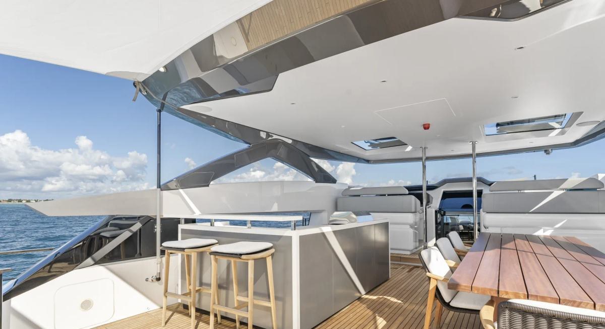 EVEXIAS I yacht charter 3