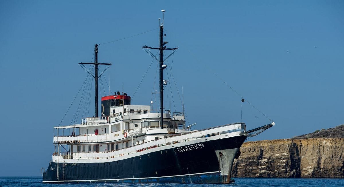 EVOLUTION YACHT CHARTER yacht charter