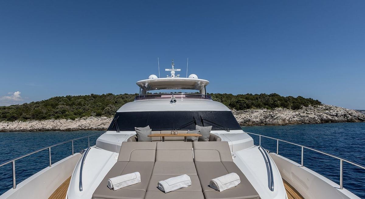 EXPERIENCE yacht charter 2