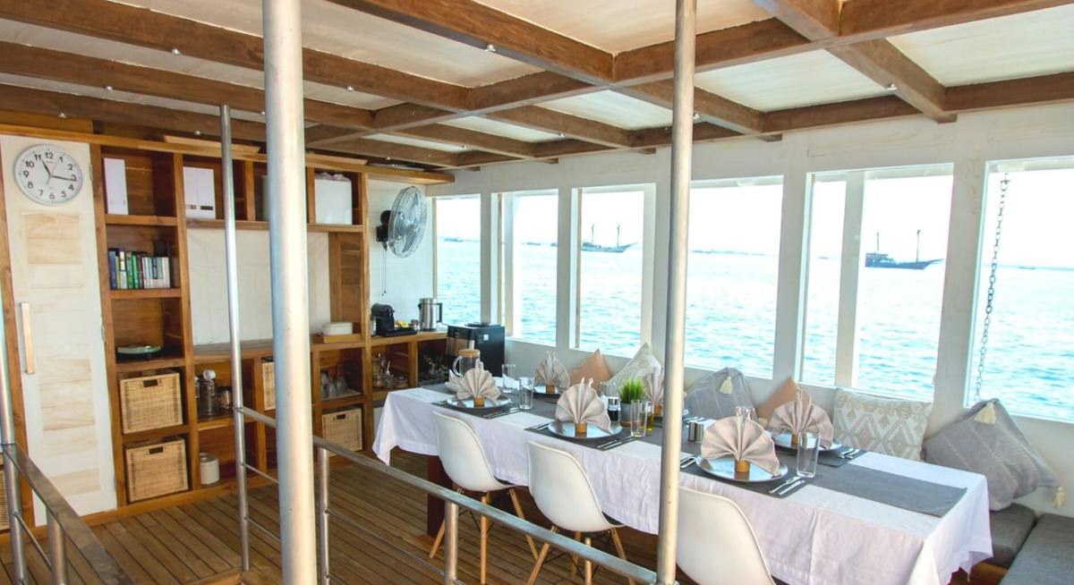 FENIDES yacht charter 4