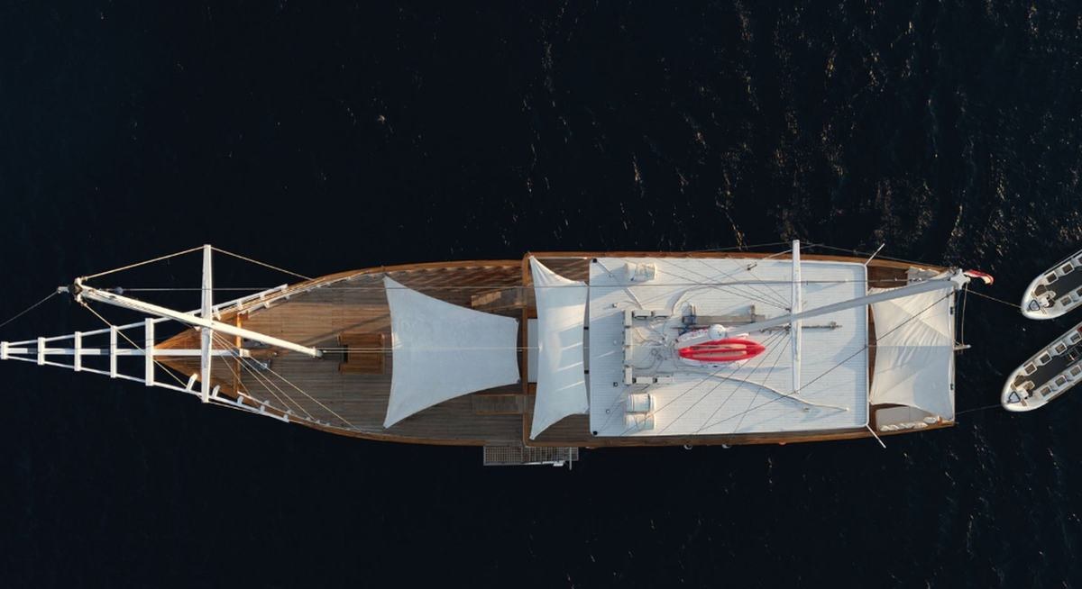 FENIDES yacht charter 5