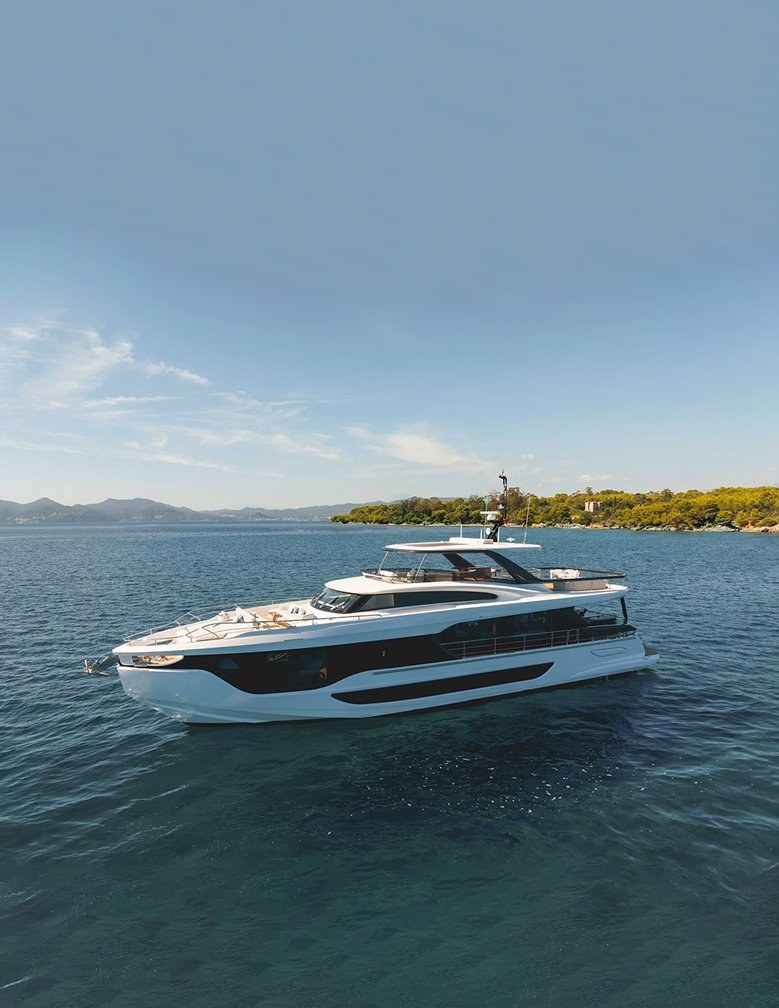 FIRST HORIZON yacht charter 1