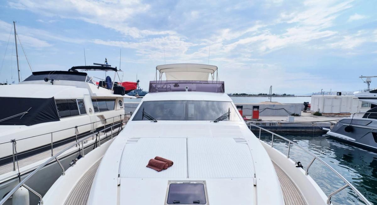 FLOW yacht charter 2