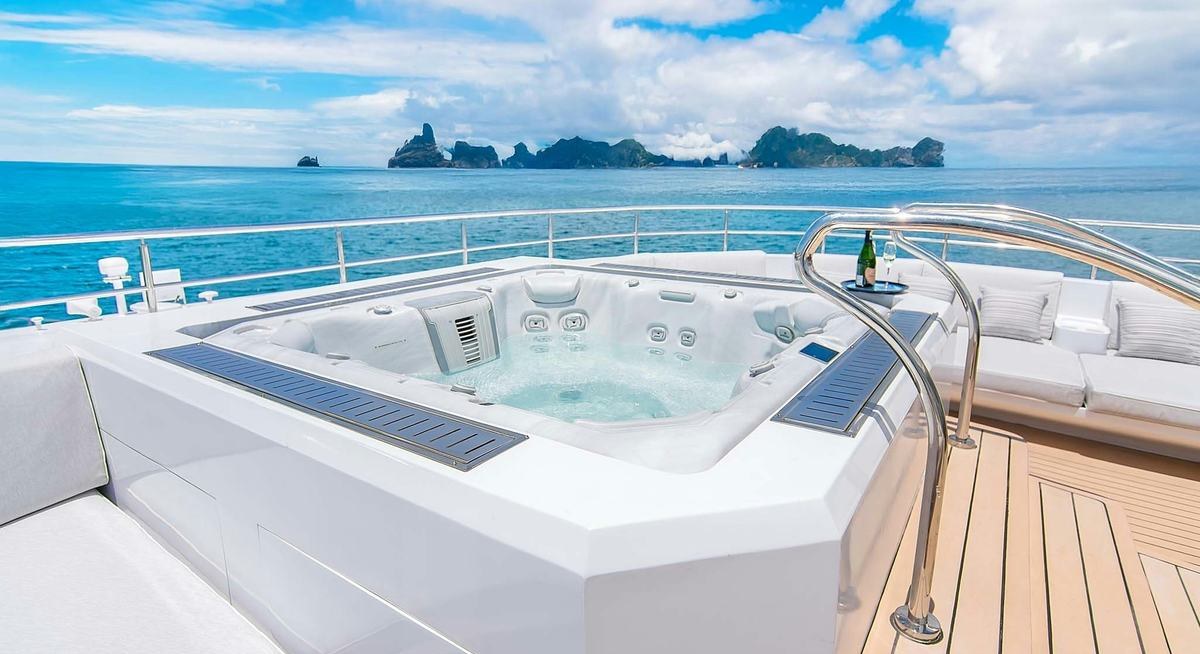FREDDY'S LEGACY yacht charter 2