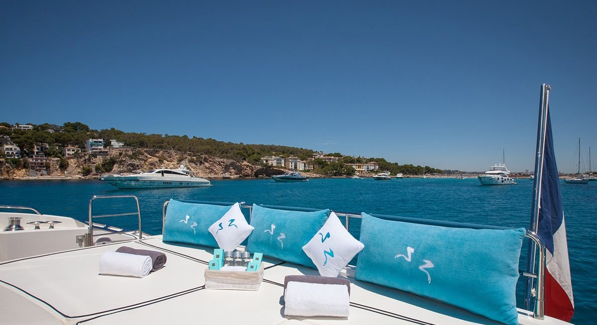 FROGGY yacht charter 2