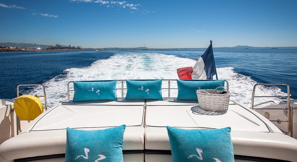 FROGGY yacht charter 3