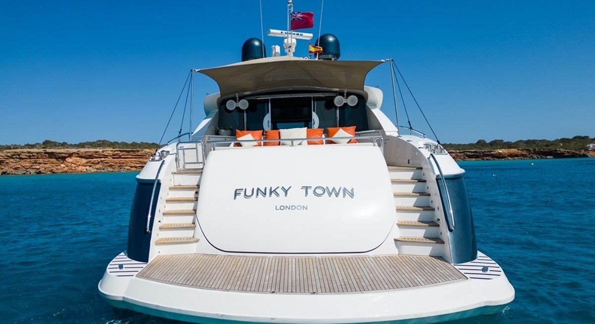 FUNKY TOWN yacht charter 5