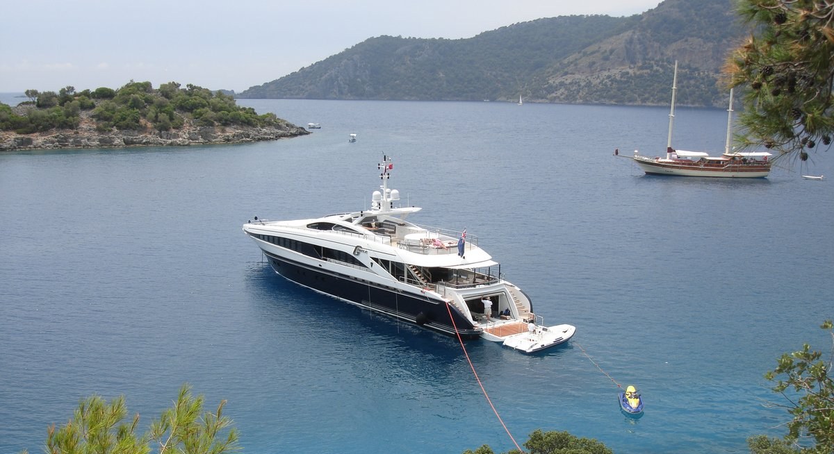 G FORCE yacht charter 2