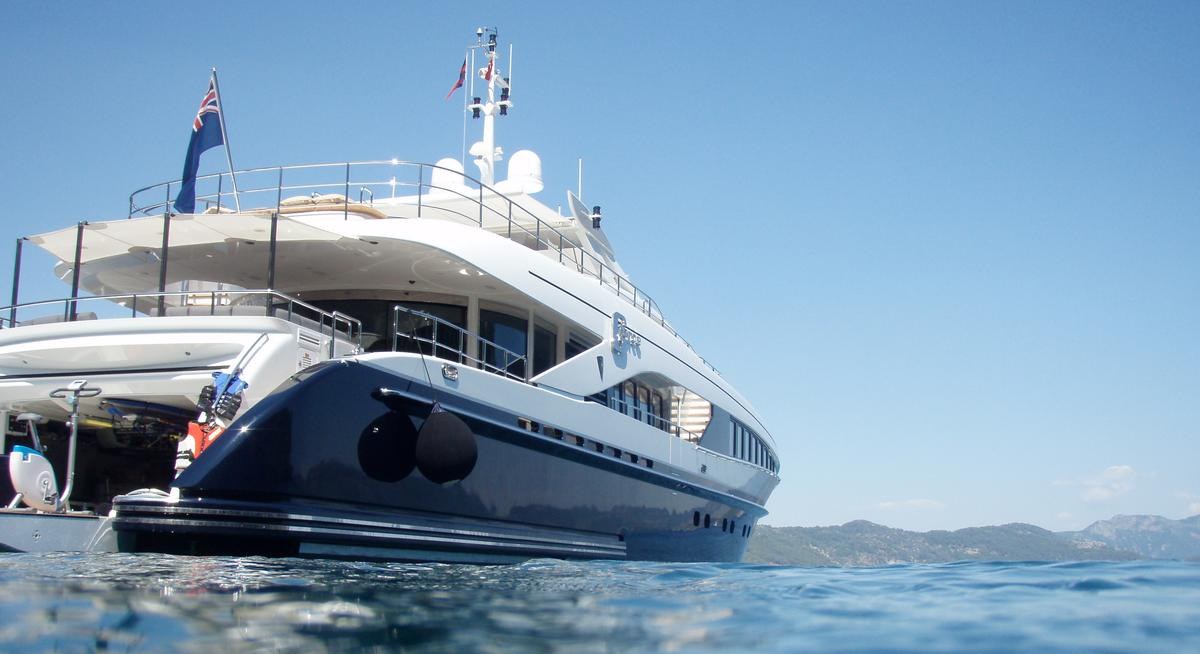 G FORCE yacht charter 3