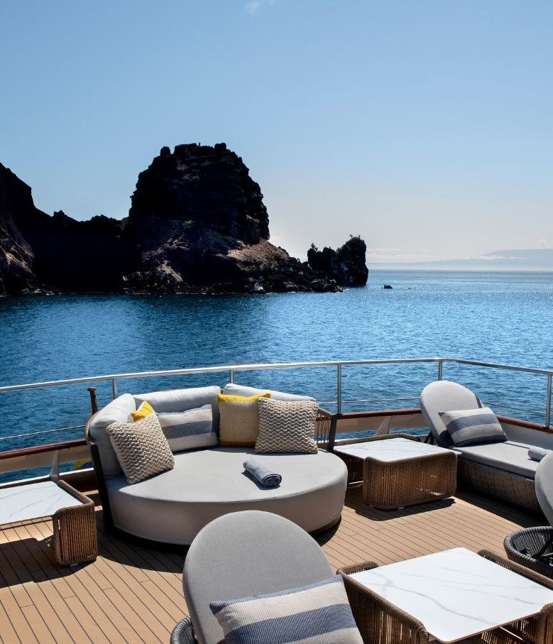 GALAPAGOS EXPLORER yacht charter 4