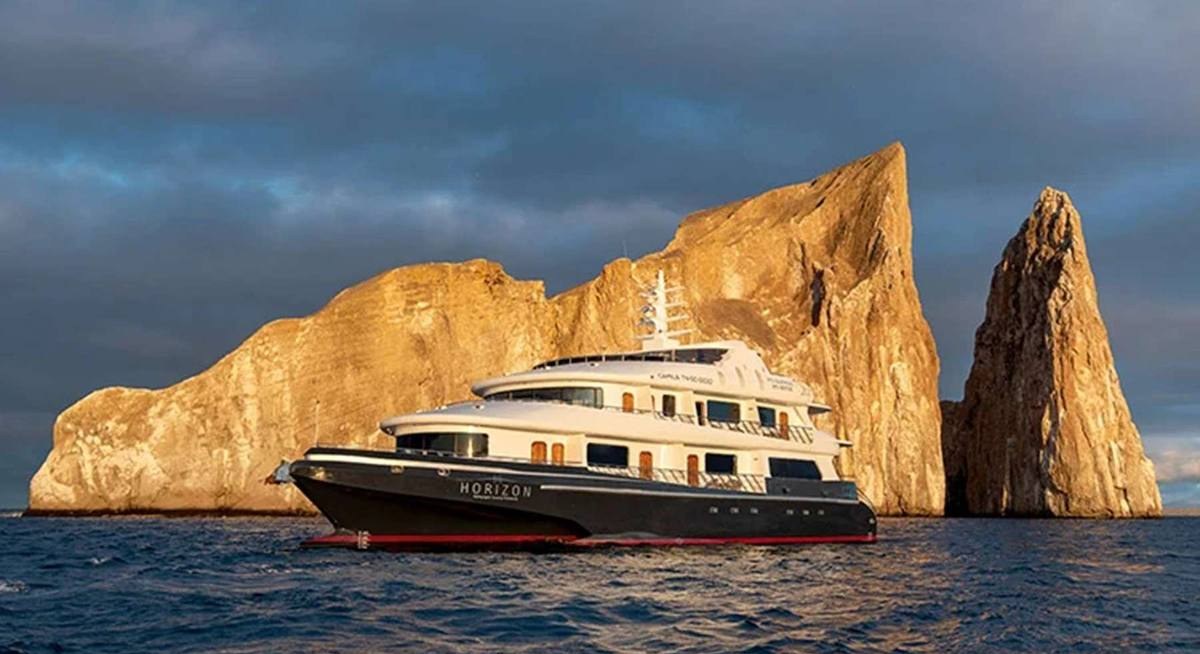 GALAPAGOS HORIZON yacht charter 5