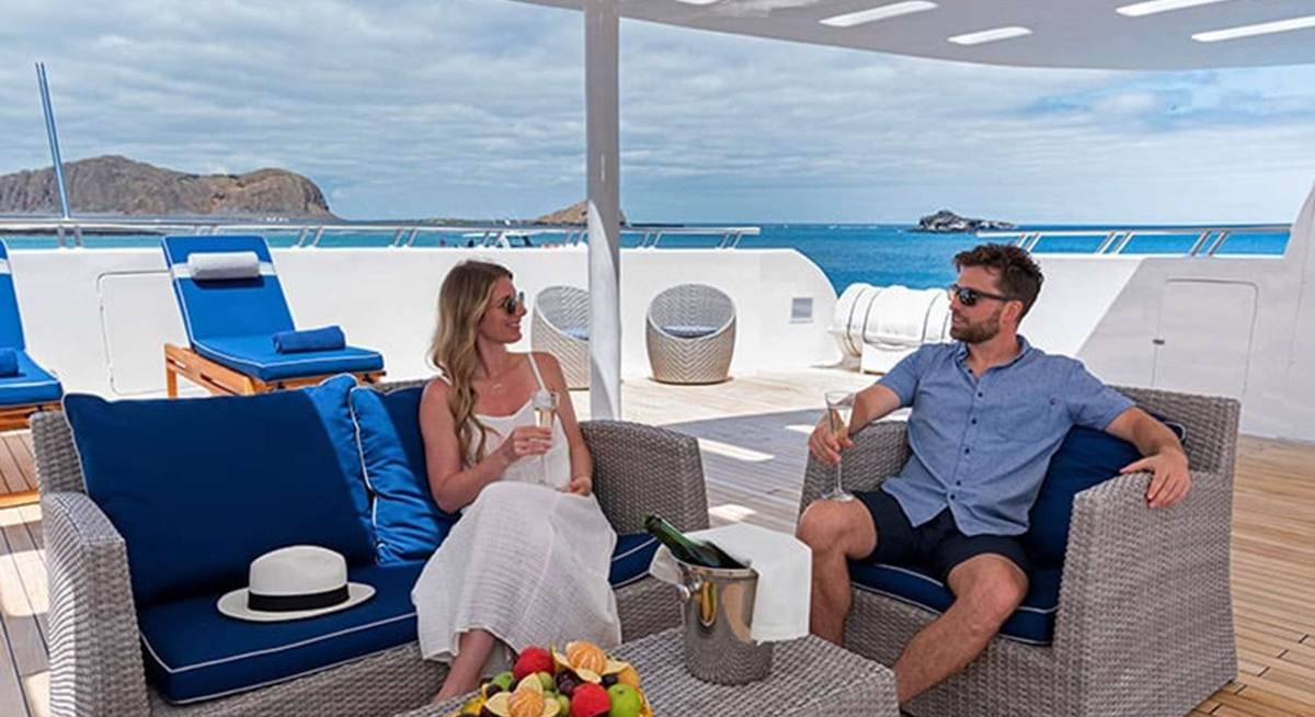 GALAPAGOS HORIZON yacht charter 4