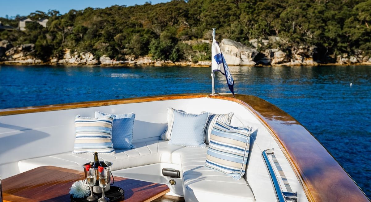 GALAXY I yacht charter 3