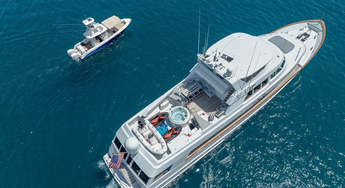 GALE WINDS yacht charter 5
