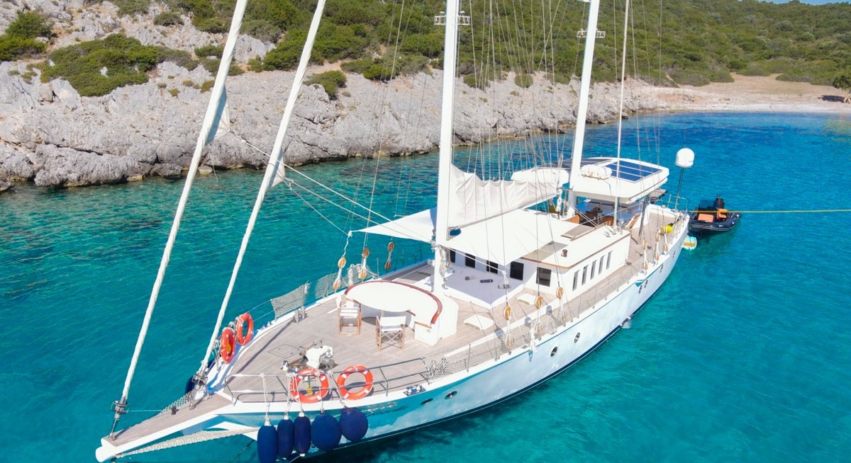 GAZELLA yacht charter 1