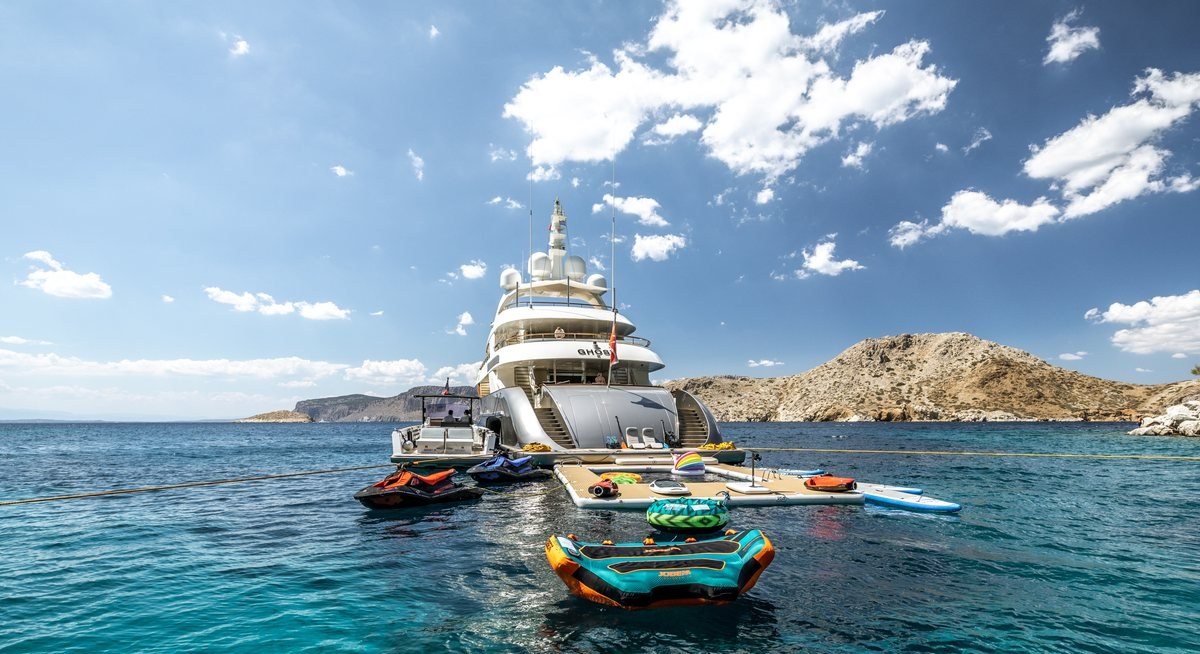 GHOST III yacht charter 5