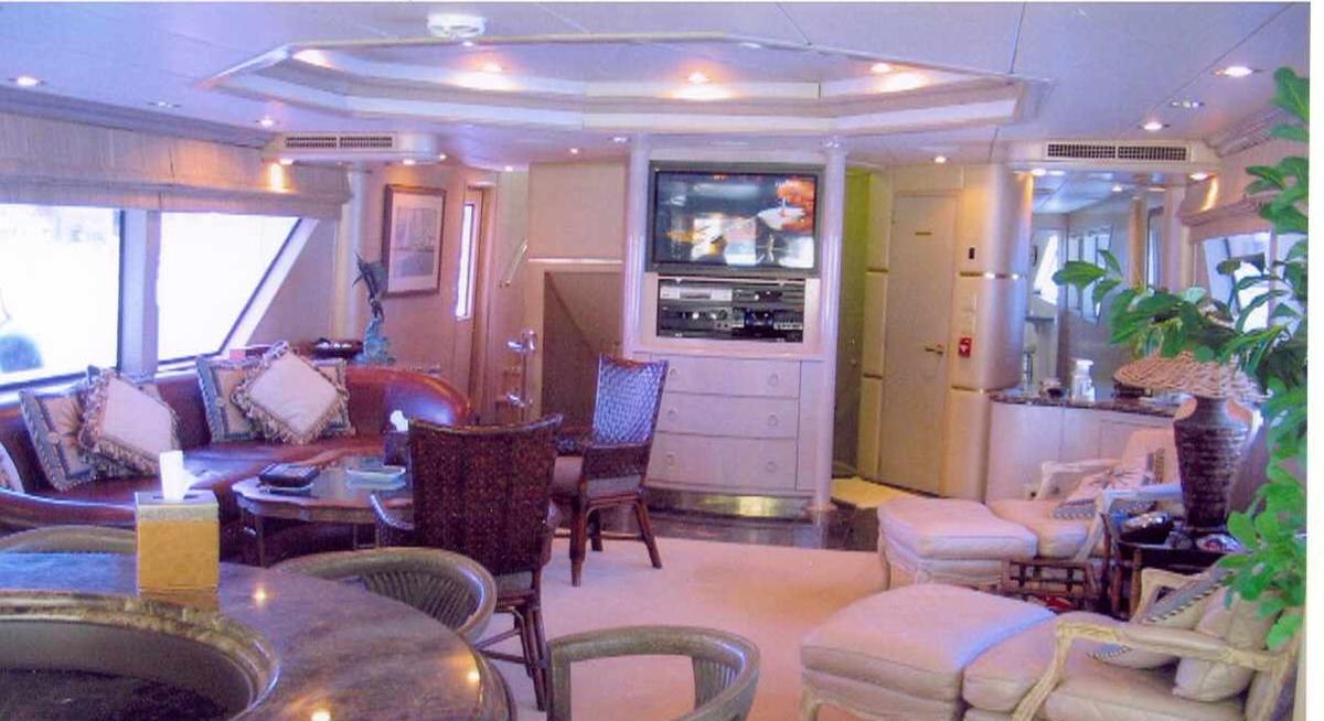 GILAINE O yacht charter 1