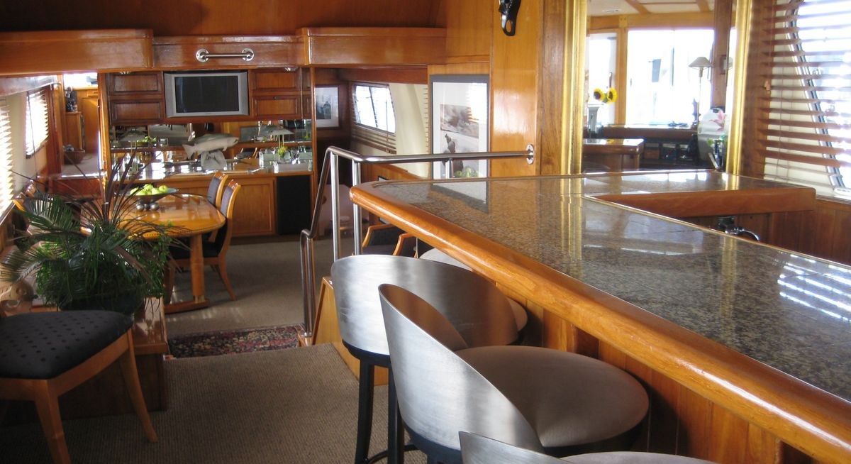 GLACIER BEAR yacht charter 3