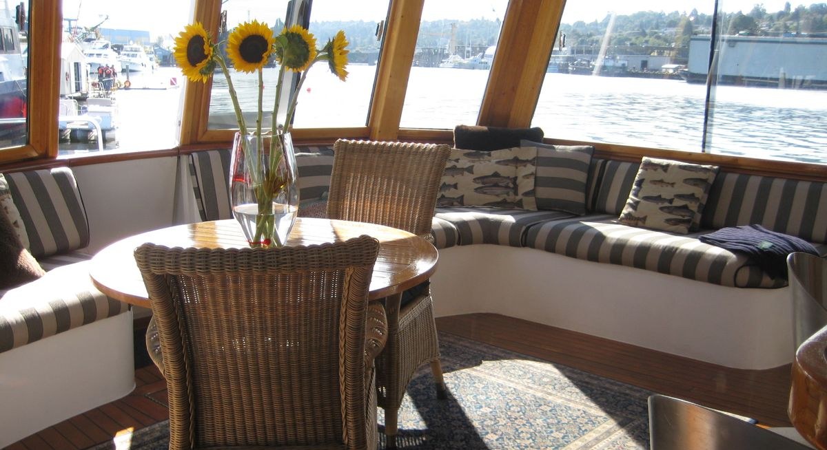 GLACIER BEAR yacht charter 4