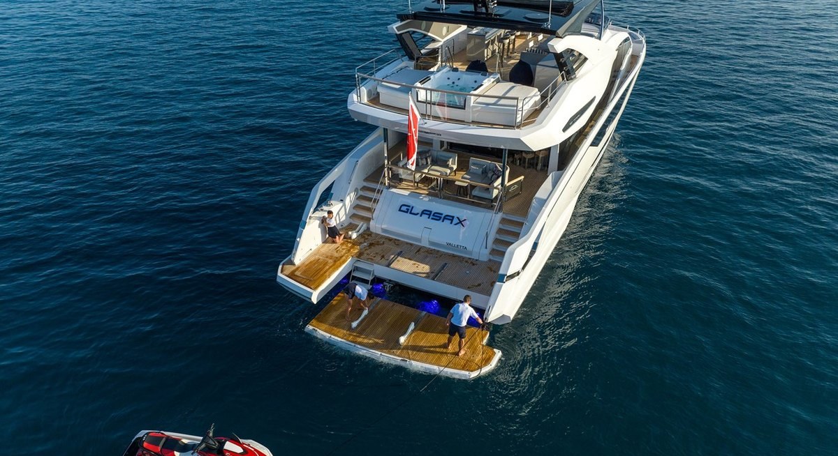 GLASAX yacht charter 5