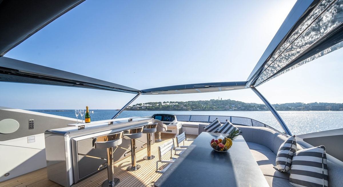 GLASAX yacht charter 3