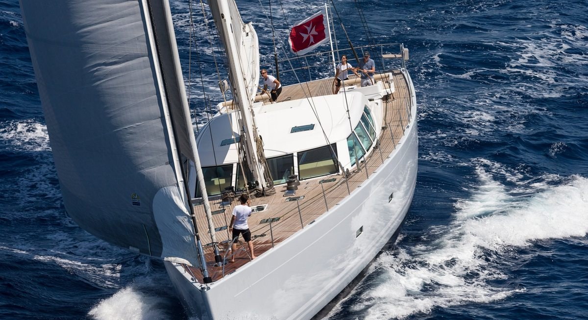 GLISS yacht charter 5