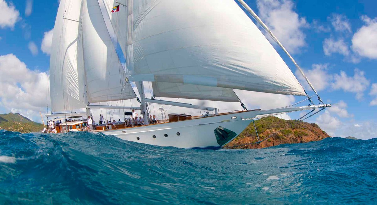 GLORIA yacht charter 2