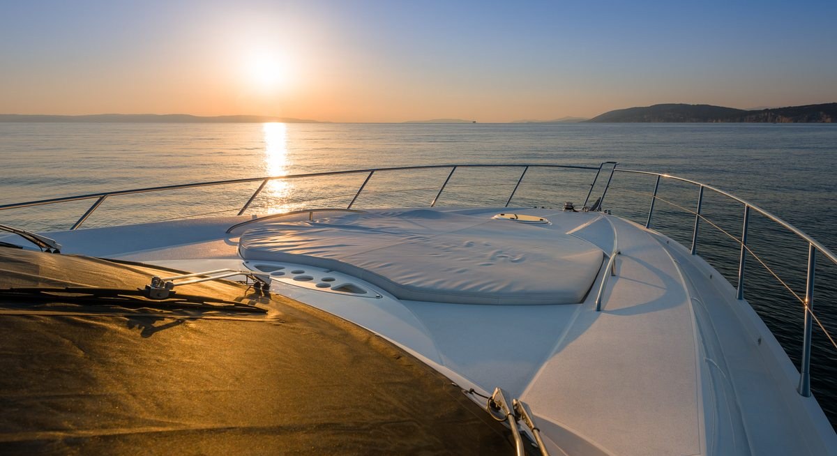 GLORIOUS yacht charter 2